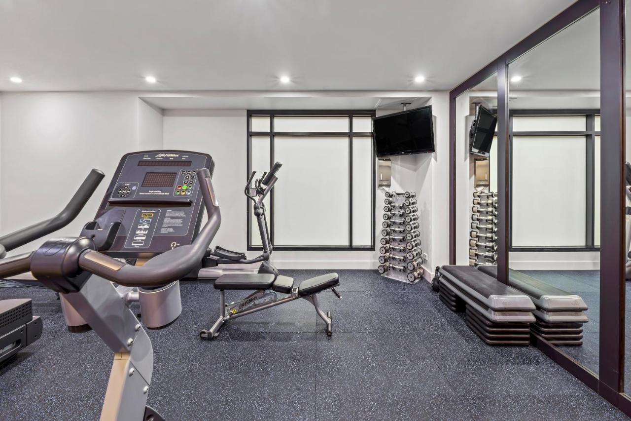 Peppers Waymouth Hotel Adelaide Exterior photo The gym at the hotel